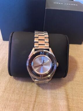 Marc Jacobs Stainless Steel Round Face Watch - Silver Tone
